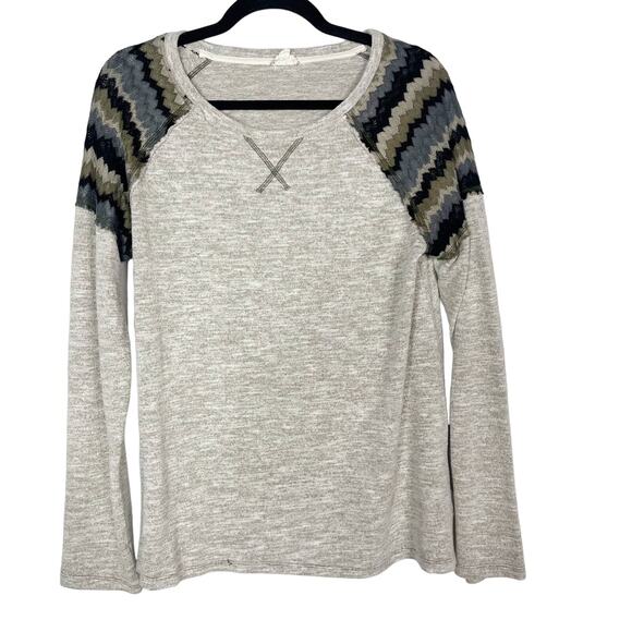 Hem & Thread Medium M Gray Heather Chevron Shoulder Patch Crew Neck Pullover - Picture 1 of 8